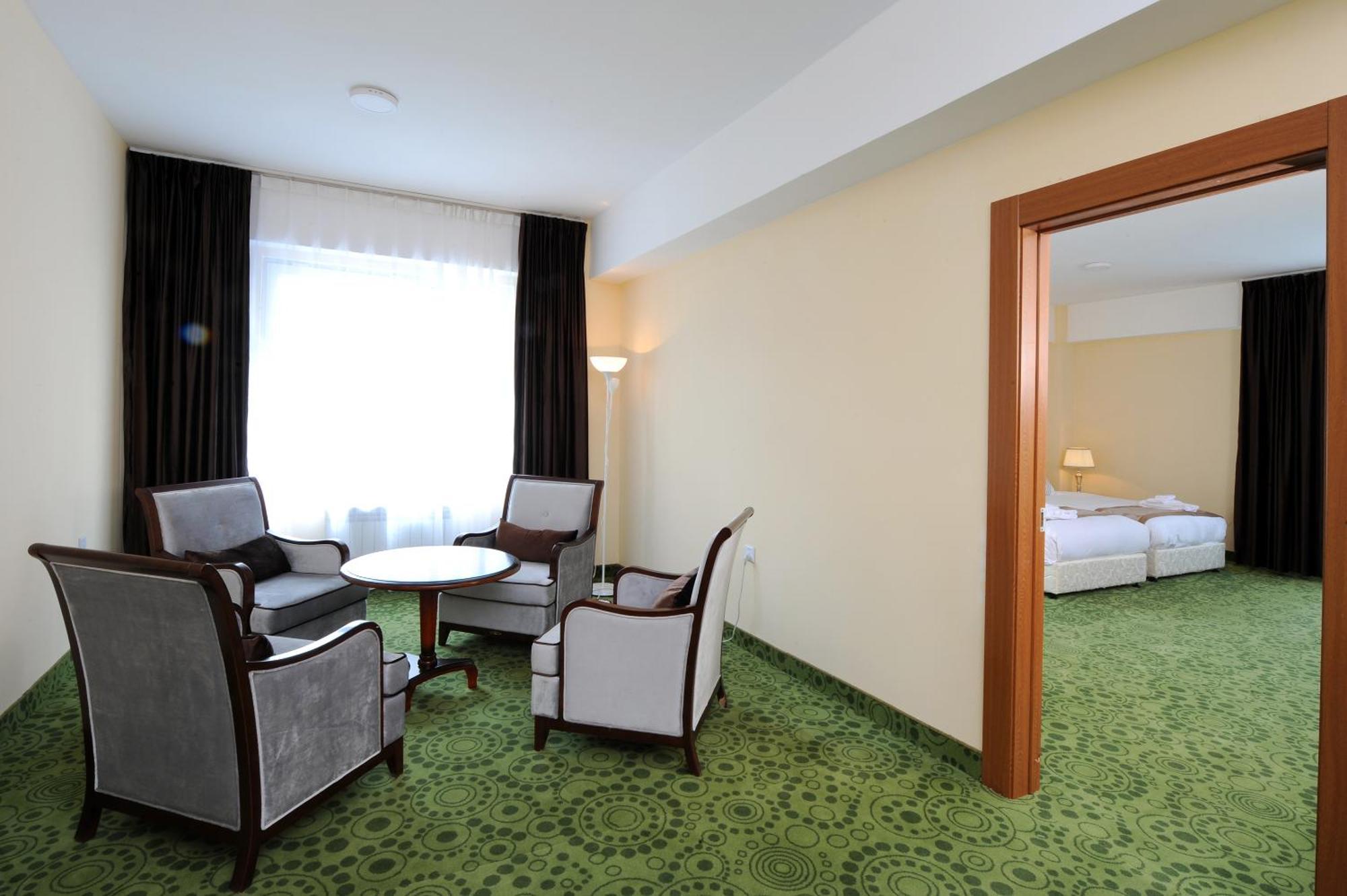 Alpha Hotel อูลานบาตอร์ ภายนอก รูปภาพ