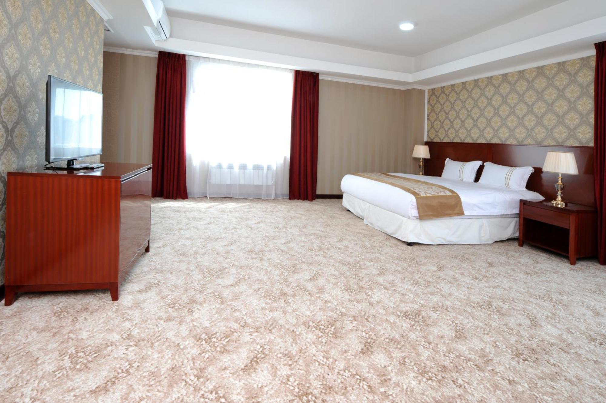 Alpha Hotel อูลานบาตอร์ ภายนอก รูปภาพ