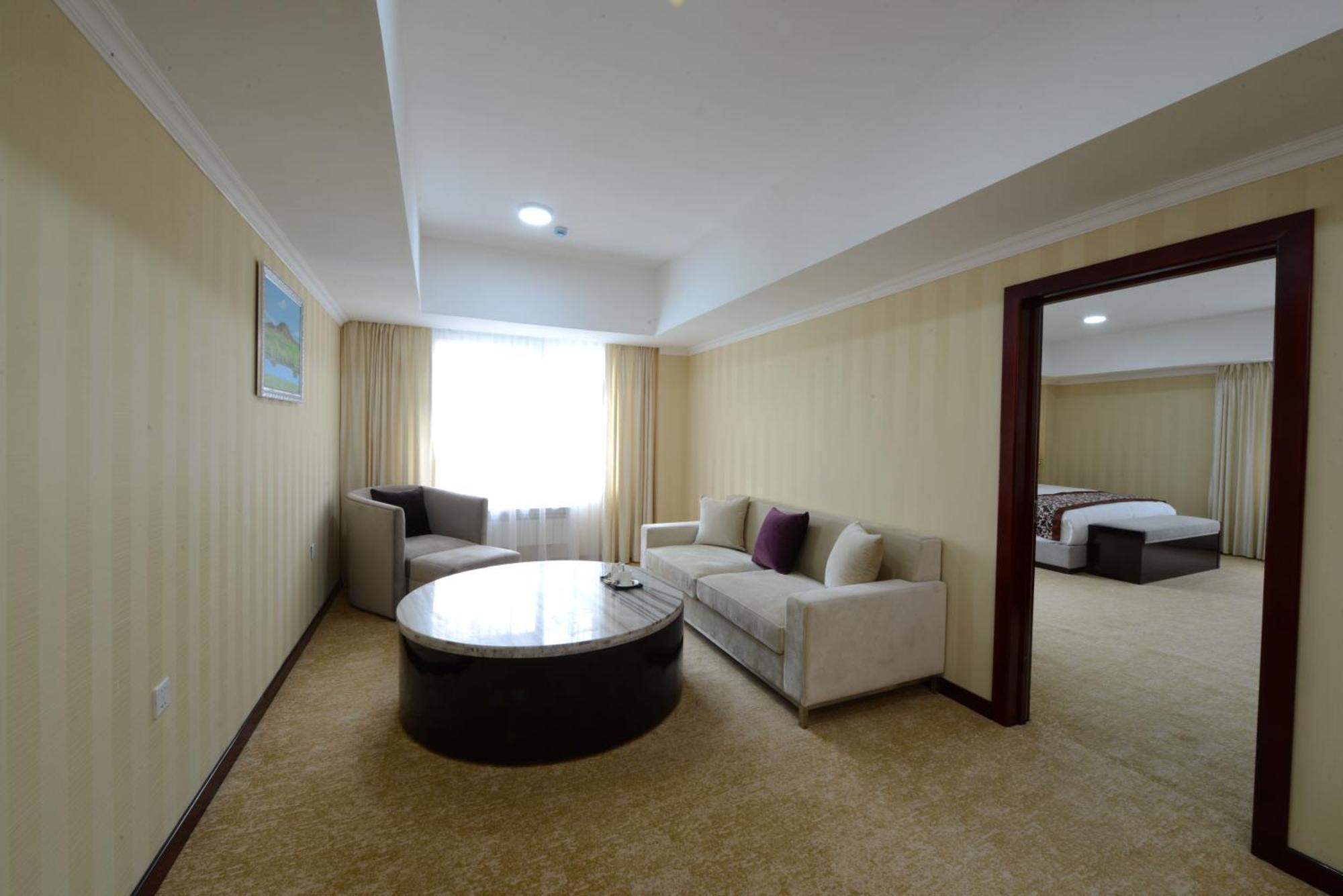Alpha Hotel อูลานบาตอร์ ภายนอก รูปภาพ
