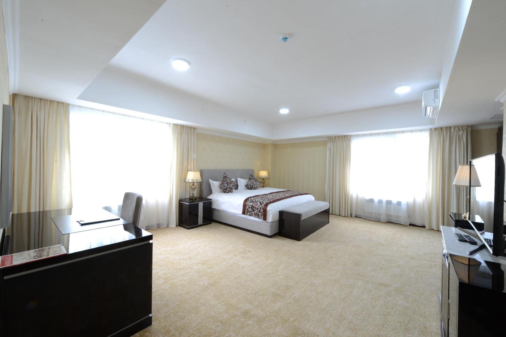Alpha Hotel อูลานบาตอร์ ภายนอก รูปภาพ