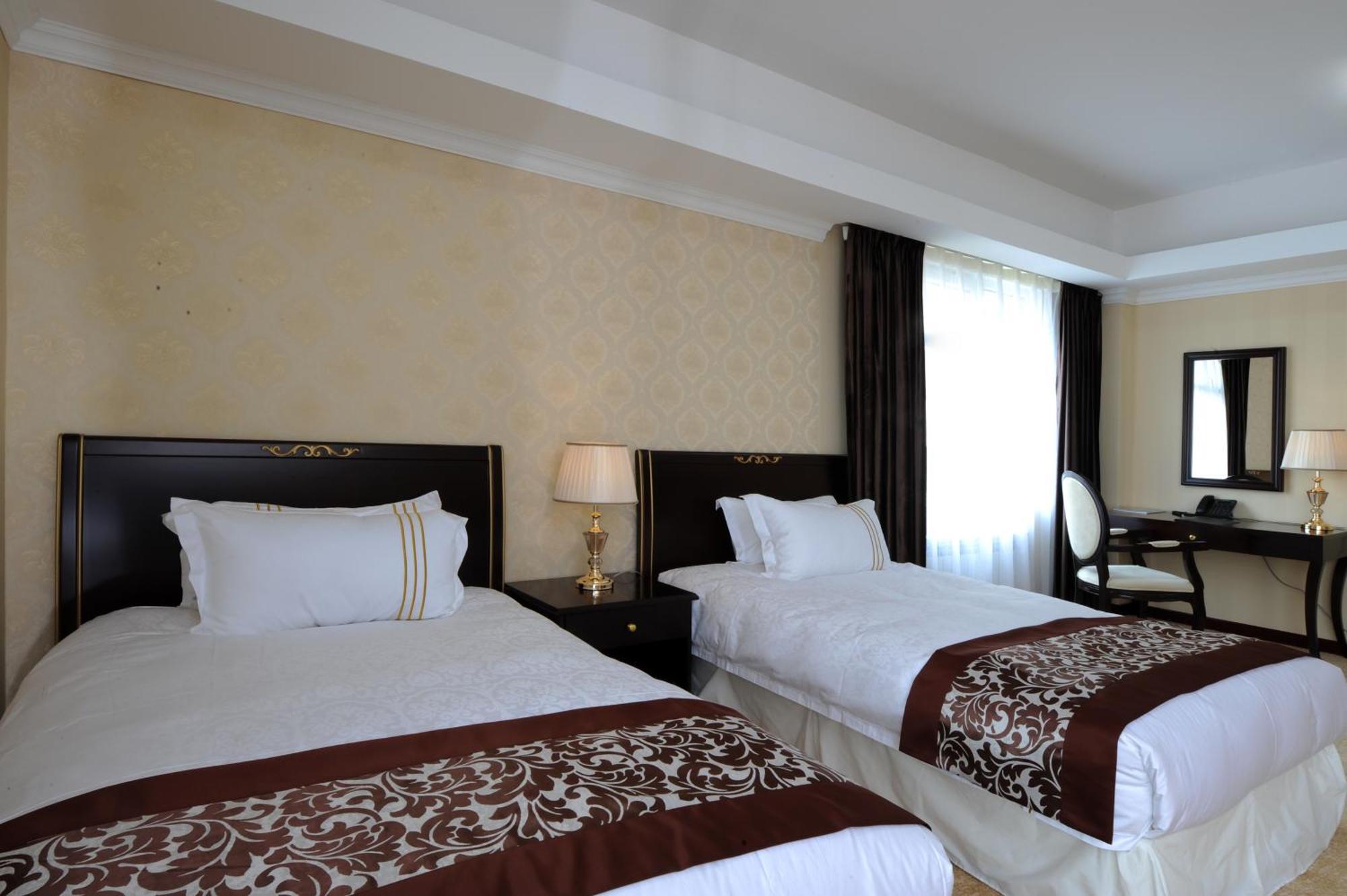 Alpha Hotel อูลานบาตอร์ ภายนอก รูปภาพ