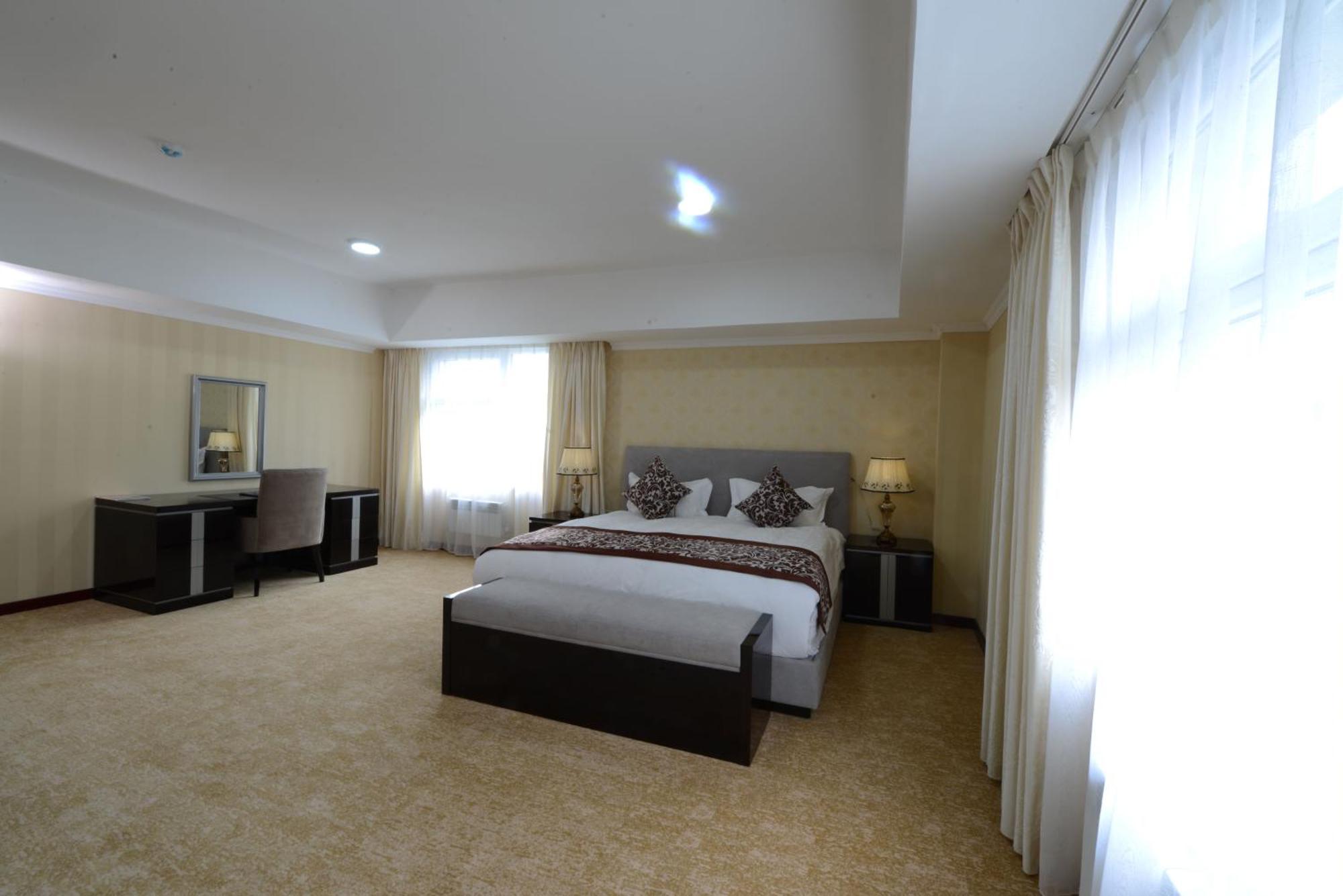 Alpha Hotel อูลานบาตอร์ ภายนอก รูปภาพ