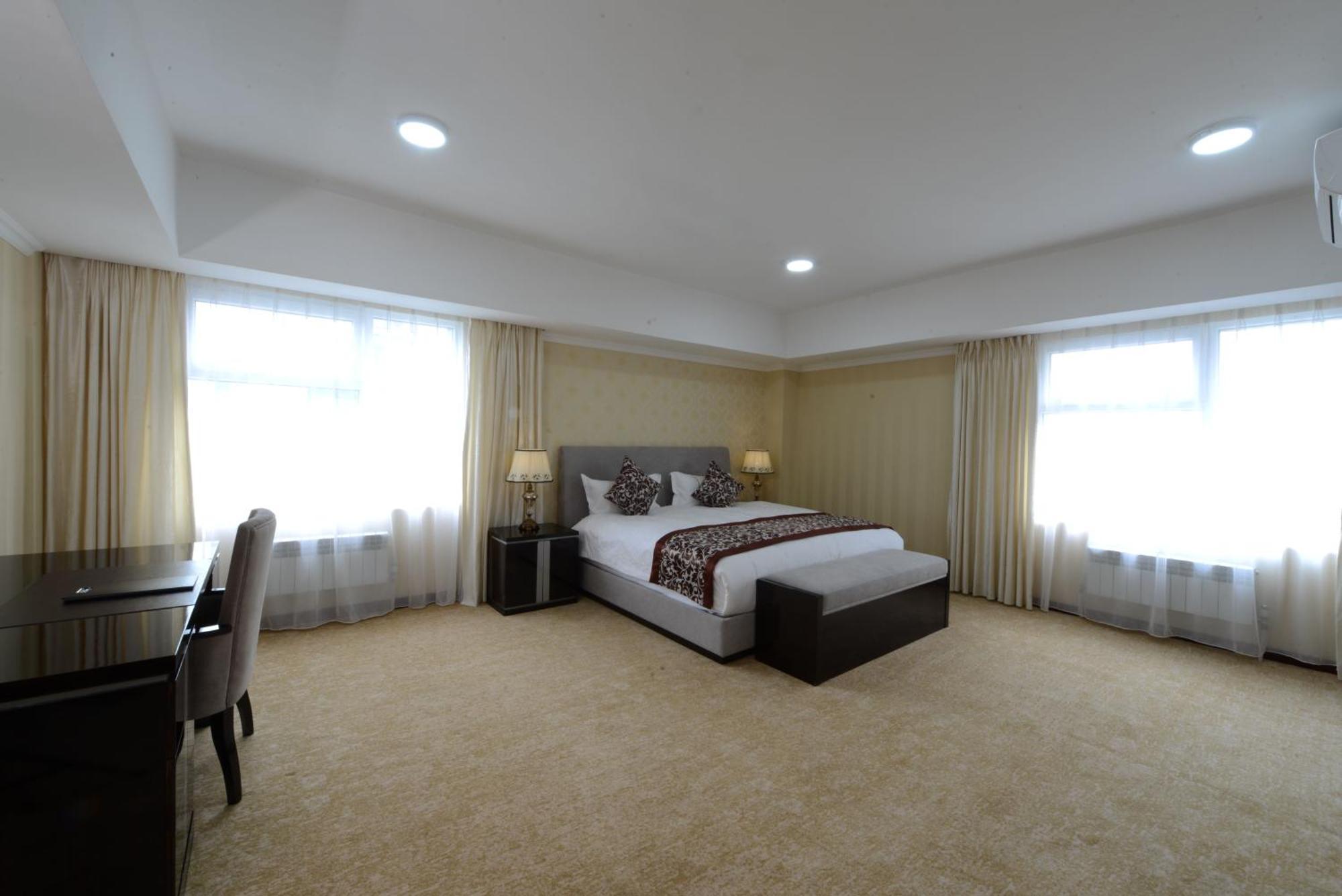 Alpha Hotel อูลานบาตอร์ ภายนอก รูปภาพ