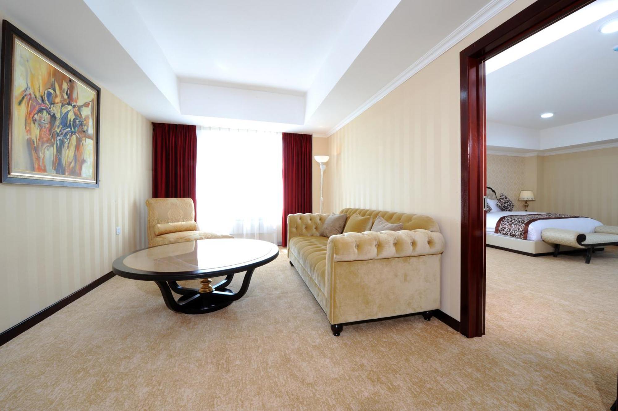 Alpha Hotel อูลานบาตอร์ ภายนอก รูปภาพ