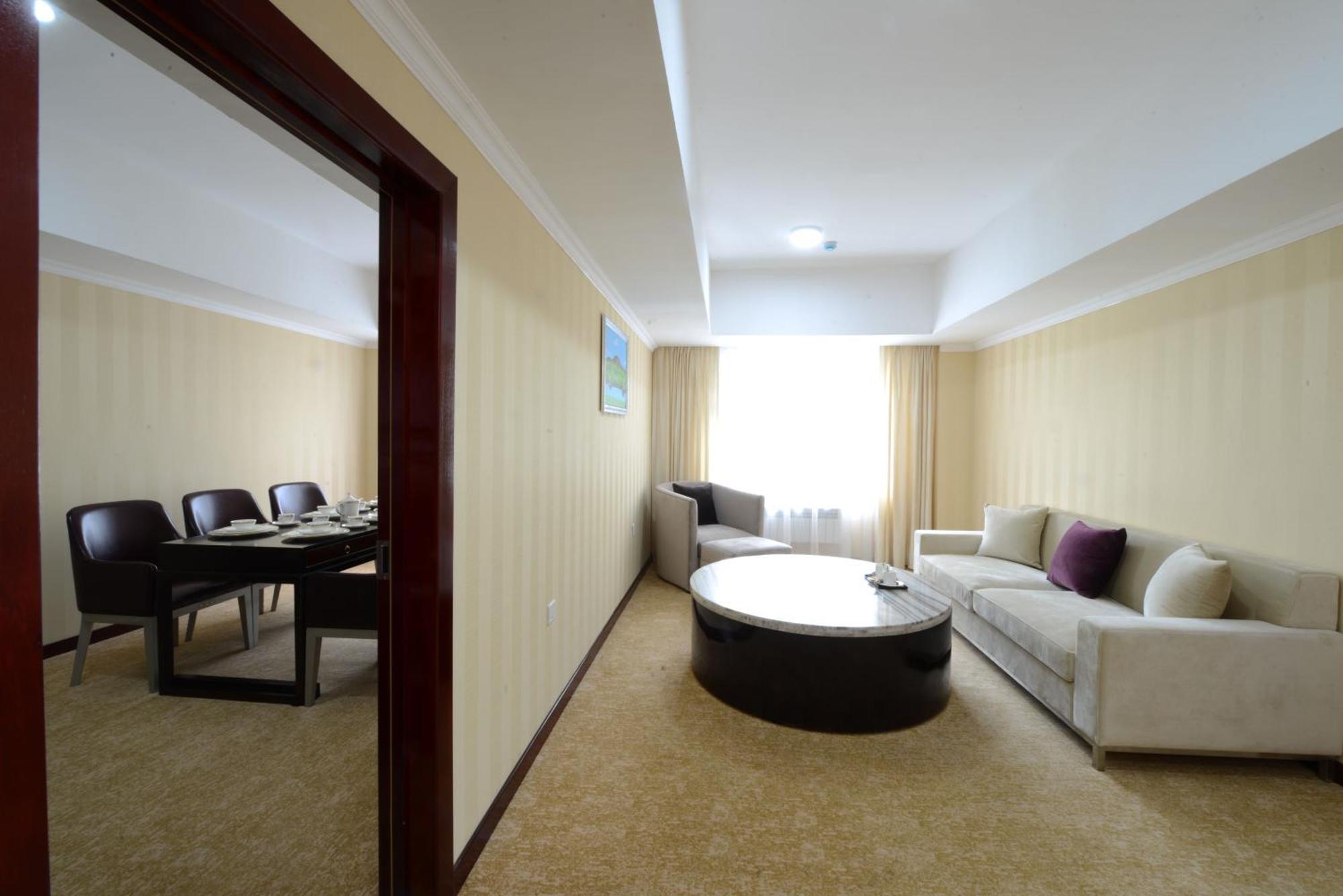 Alpha Hotel อูลานบาตอร์ ภายนอก รูปภาพ