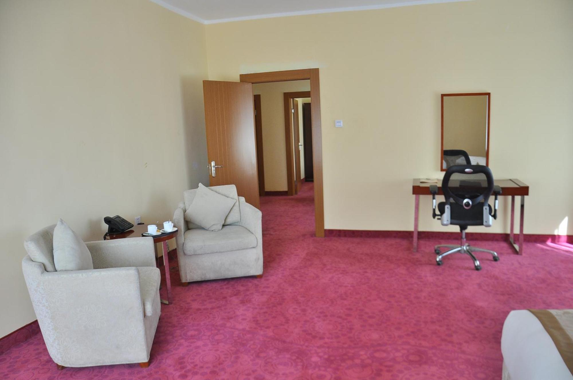 Alpha Hotel อูลานบาตอร์ ภายนอก รูปภาพ