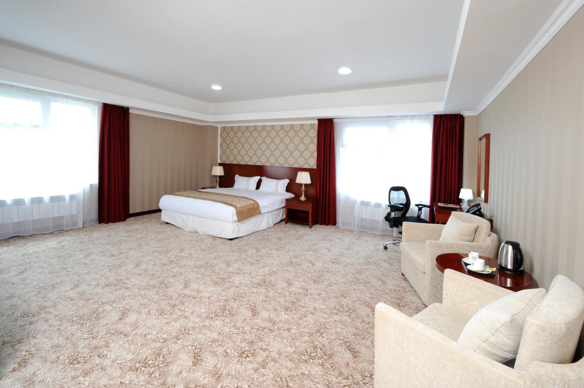 Alpha Hotel อูลานบาตอร์ ภายนอก รูปภาพ