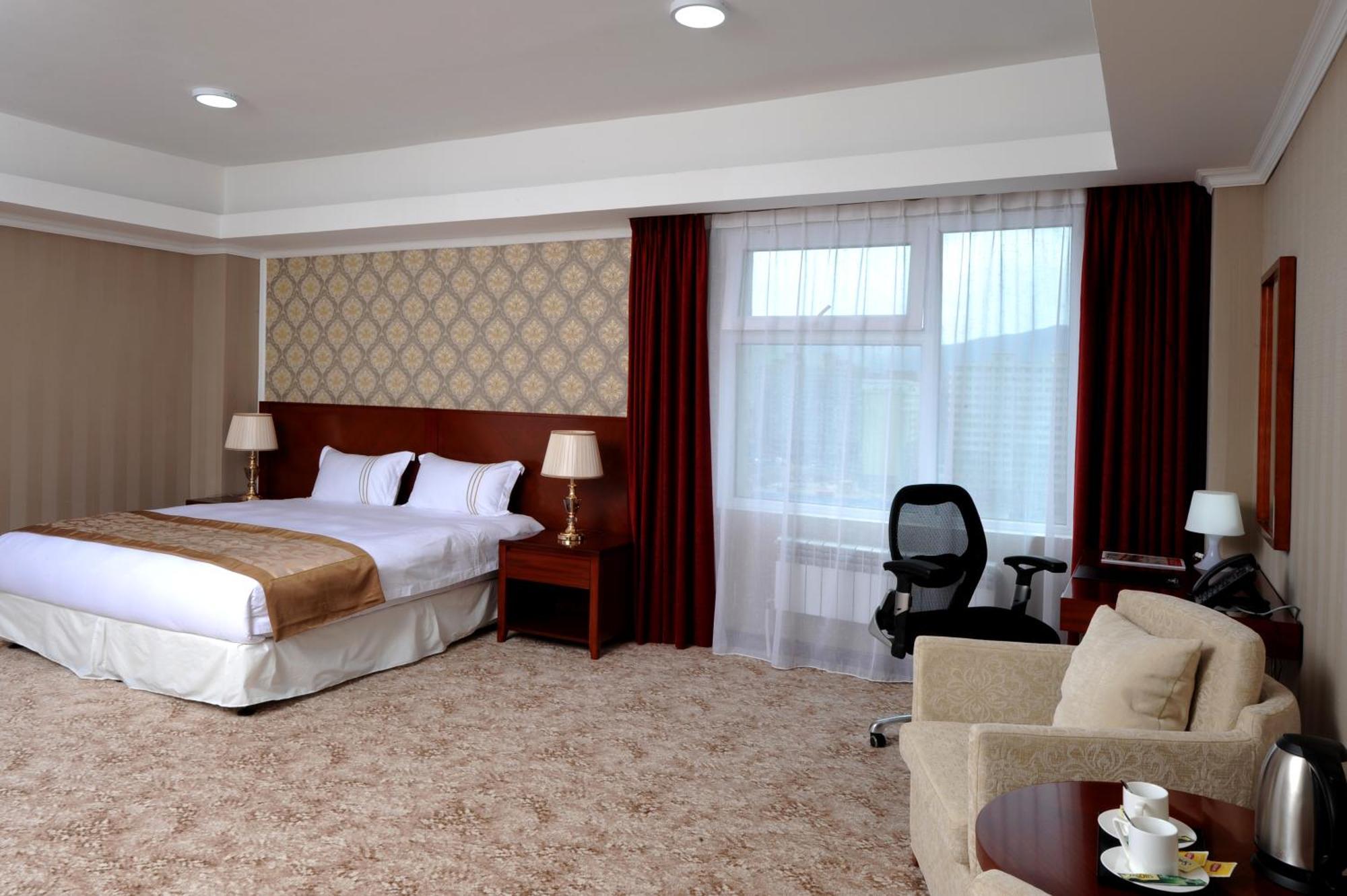 Alpha Hotel อูลานบาตอร์ ภายนอก รูปภาพ