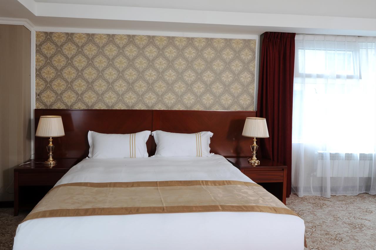 Alpha Hotel อูลานบาตอร์ ภายนอก รูปภาพ