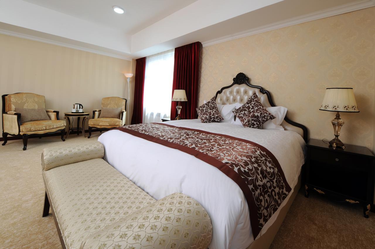 Alpha Hotel อูลานบาตอร์ ภายนอก รูปภาพ