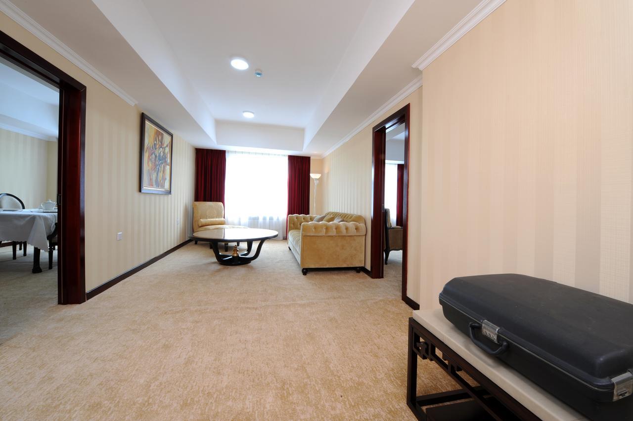 Alpha Hotel อูลานบาตอร์ ภายนอก รูปภาพ